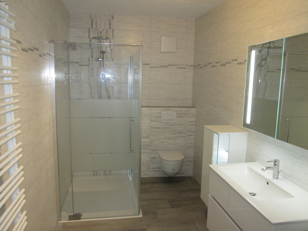 Aus Alt mach Neu - Badezimmersanierung - Duschanlage Famile Weiß Stranzendorf
